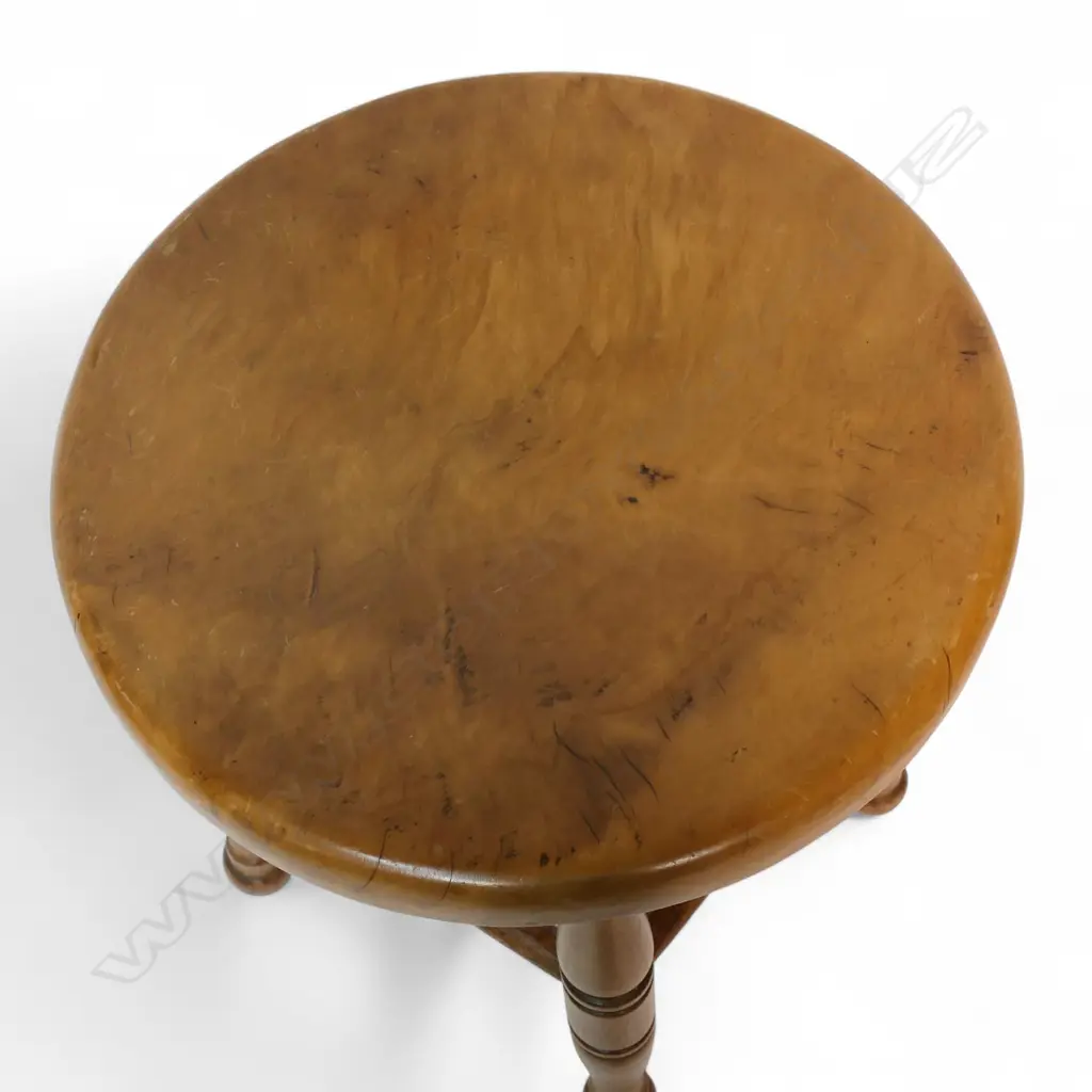 A c.1900 solid burr wood circular topped stool, Image 1++